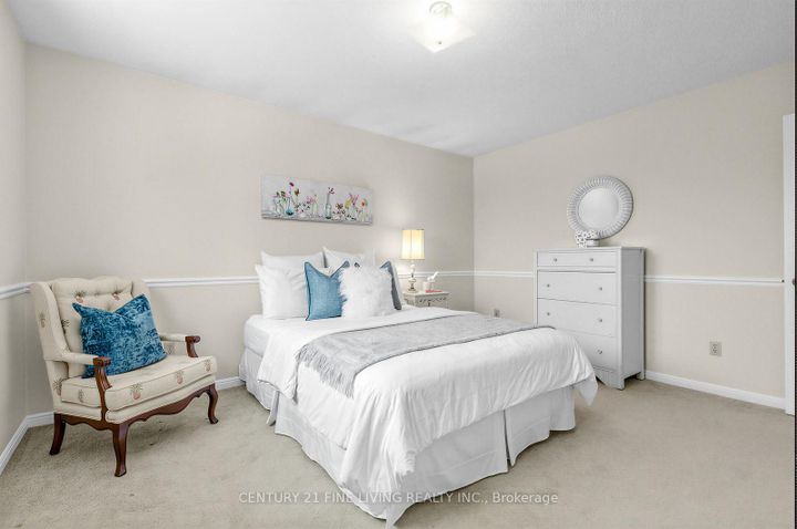 Photo 25 at 1062 Saginaw Crescent, Lorne Park, Mississauga