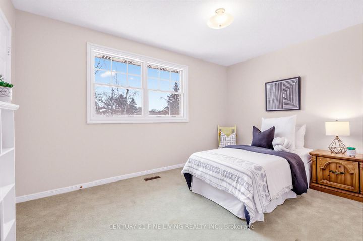 Photo 28 at 1062 Saginaw Crescent, Lorne Park, Mississauga