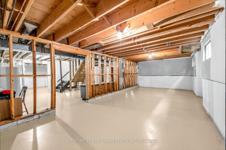 Photo 35 at 1062 Saginaw Crescent, Lorne Park, Mississauga