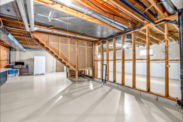 Photo 37 at 1062 Saginaw Crescent, Lorne Park, Mississauga