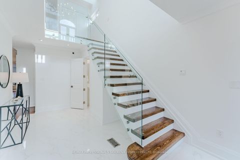 Photo 3 at 57 Lavinia Avenue, Swansea, Toronto