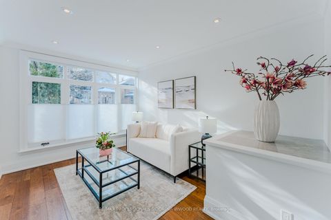 Photo 5 at 57 Lavinia Avenue, Swansea, Toronto