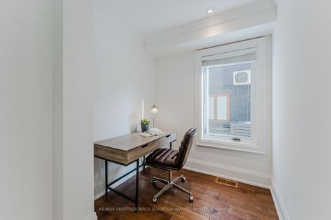 Photo 7 at 57 Lavinia Avenue, Swansea, Toronto