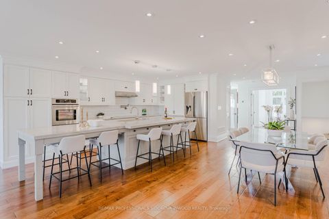 Photo 10 at 57 Lavinia Avenue, Swansea, Toronto