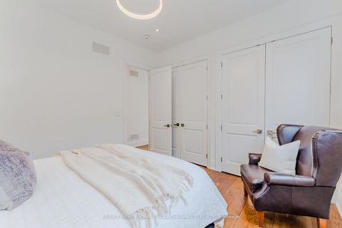 Photo 22 at 57 Lavinia Avenue, Swansea, Toronto