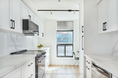 Photo 10 at 801 - 30 Church Street, Yonge Corridor, Toronto