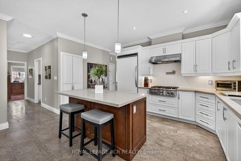 Photo 5 at 21 Corvinelli Drive, Brooklin, Whitby