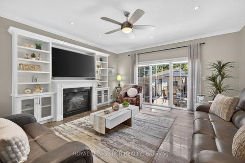 Photo 8 at 21 Corvinelli Drive, Brooklin, Whitby