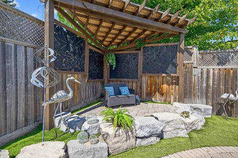 Photo 35 at 21 Corvinelli Drive, Brooklin, Whitby