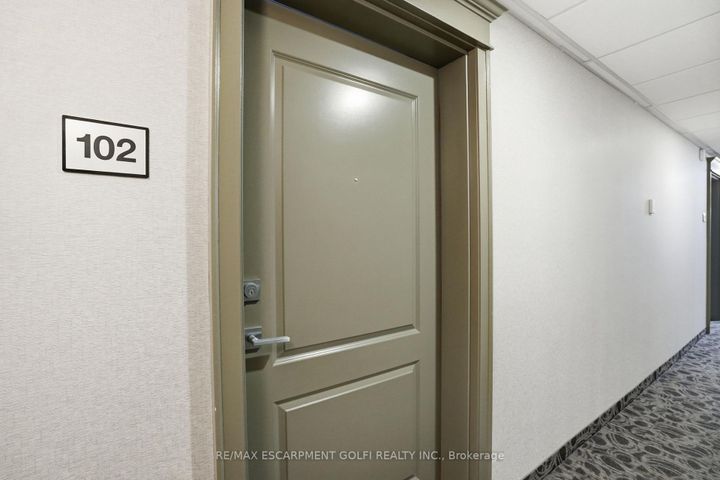 Photo 3 at 102 - 125 Shoreview Place, Lakeshore, Hamilton