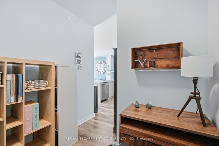 Photo 7 at 102 - 125 Shoreview Place, Lakeshore, Hamilton