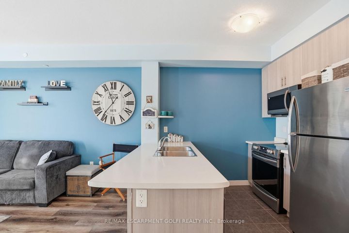 Photo 8 at 102 - 125 Shoreview Place, Lakeshore, Hamilton