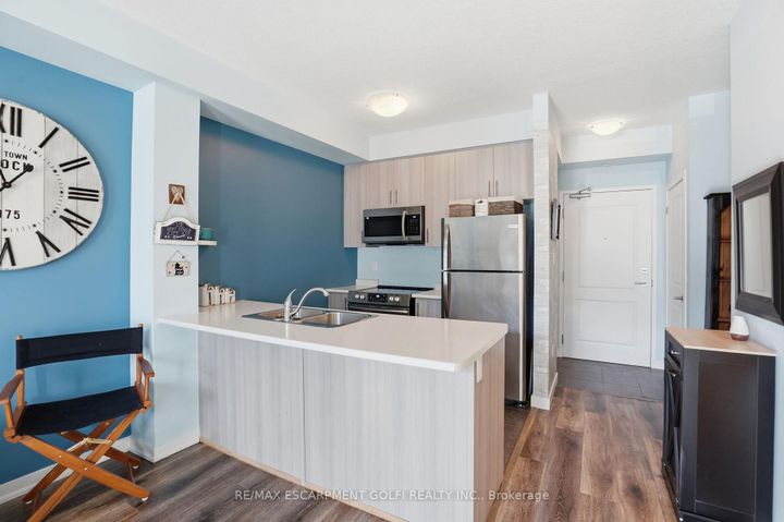 Photo 10 at 102 - 125 Shoreview Place, Lakeshore, Hamilton