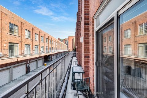 Photo 11 at 2 - 1398 Bloor Street W, Junction, Toronto