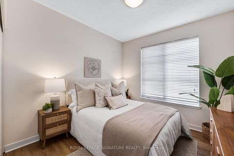 Photo 16 at 2 - 1398 Bloor Street W, Junction, Toronto