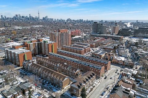 Photo 37 at 2 - 1398 Bloor Street W, Junction, Toronto