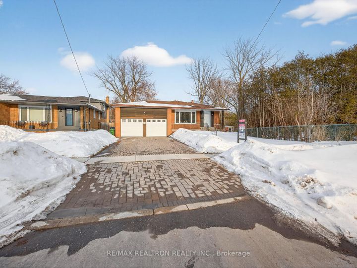 Photo 1 at 19 Shoreview Drive, West Hill, Toronto
