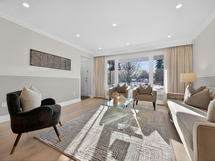 Photo 2 at 19 Shoreview Drive, West Hill, Toronto