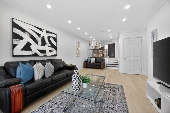 Photo 13 at 19 Shoreview Drive, West Hill, Toronto