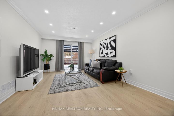 Photo 15 at 19 Shoreview Drive, West Hill, Toronto