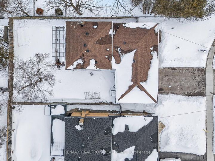 Photo 30 at 19 Shoreview Drive, West Hill, Toronto