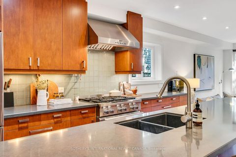 Photo 14 at 435 Ontario Street, Moss Park, Toronto