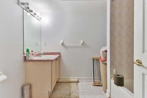 Photo 12 at 238 George Street, Moss Park, Toronto