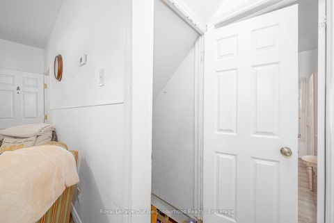 Photo 41 at 37 Elgin Street E, O'Neill, Oshawa