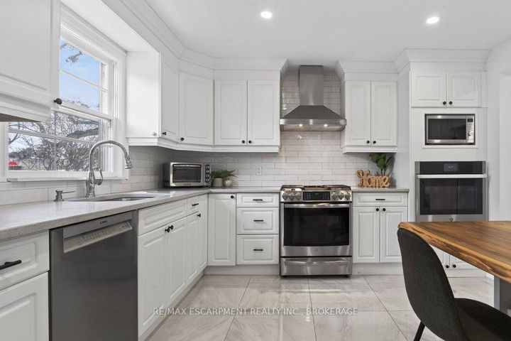 Photo 21 at 258 Sanatorium Road, Westcliffe, Hamilton