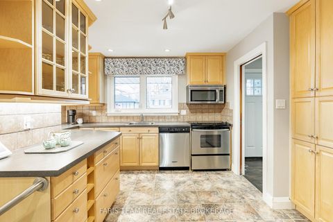 Photo 3 at 15 Davidson Street, Wellington, Barrie