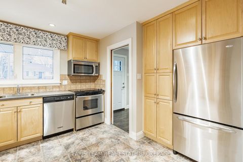 Photo 6 at 15 Davidson Street, Wellington, Barrie