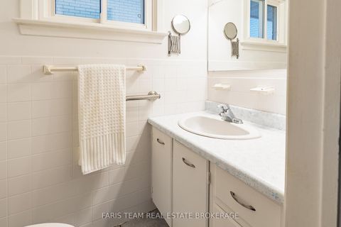 Photo 13 at 15 Davidson Street, Wellington, Barrie