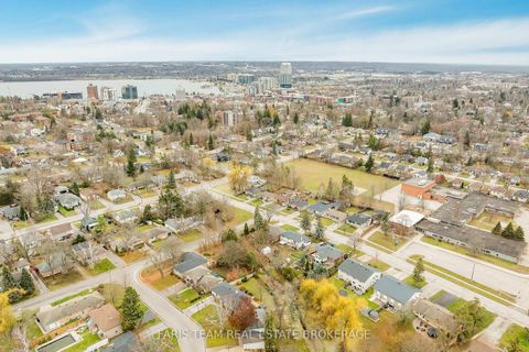 Photo 36 at 15 Davidson Street, Wellington, Barrie