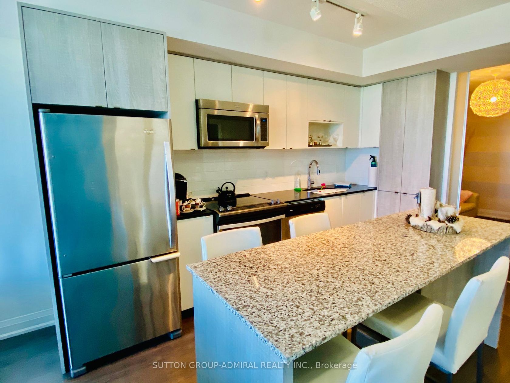 1611 - 9 Valhalla Inn Road, Etobicoke West Mall, Toronto 