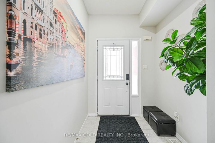 Photo 4 at 9 - 81 Valridge Drive, Ancaster, Hamilton