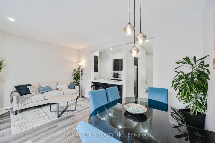 Photo 8 at 9 - 81 Valridge Drive, Ancaster, Hamilton