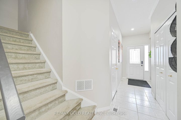 Photo 18 at 9 - 81 Valridge Drive, Ancaster, Hamilton