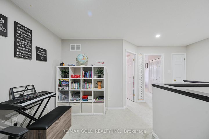 Photo 20 at 9 - 81 Valridge Drive, Ancaster, Hamilton