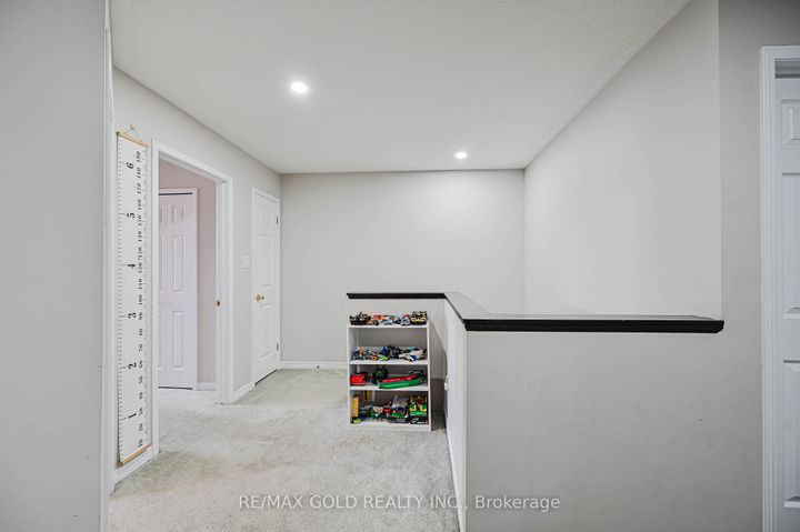 Photo 21 at 9 - 81 Valridge Drive, Ancaster, Hamilton