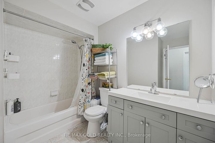 Photo 25 at 9 - 81 Valridge Drive, Ancaster, Hamilton