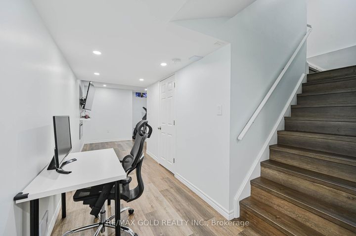 Photo 30 at 9 - 81 Valridge Drive, Ancaster, Hamilton