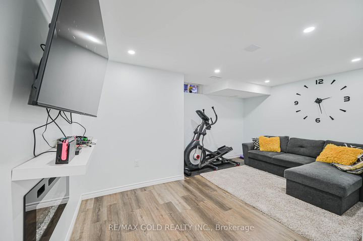 Photo 32 at 9 - 81 Valridge Drive, Ancaster, Hamilton