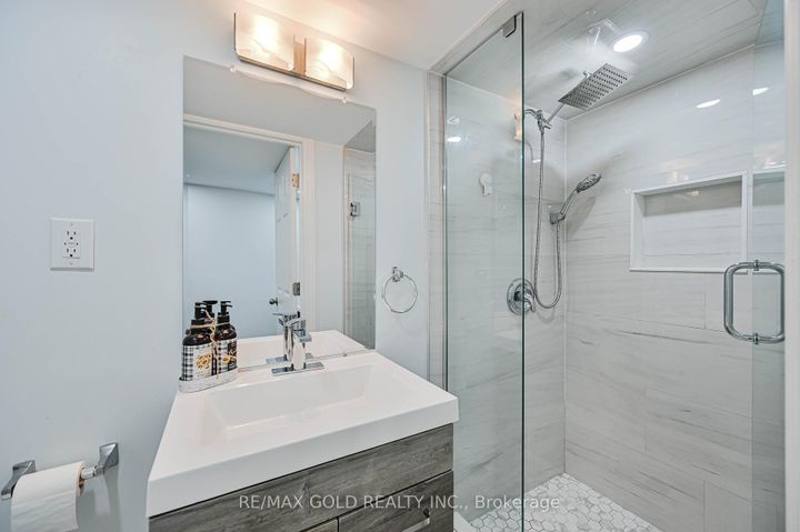 Photo 34 at 9 - 81 Valridge Drive, Ancaster, Hamilton