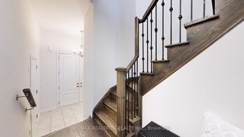 Photo 4 at 11 Durblee Avenue, Rural Aurora, Aurora