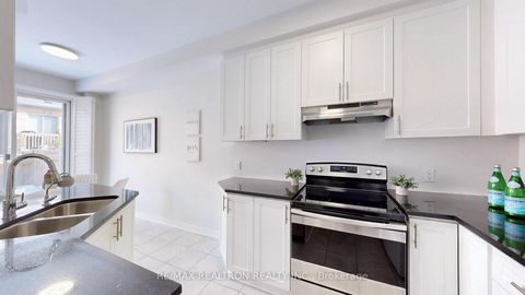 Photo 14 at 11 Durblee Avenue, Rural Aurora, Aurora