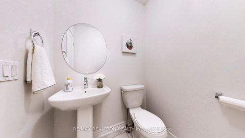 Photo 20 at 11 Durblee Avenue, Rural Aurora, Aurora