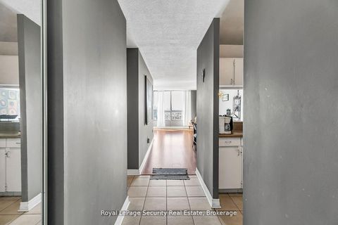 Photo 3 at 2413 - 10 Martha Eaton Way, Amesbury, Toronto