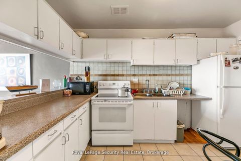 Photo 10 at 2413 - 10 Martha Eaton Way, Amesbury, Toronto