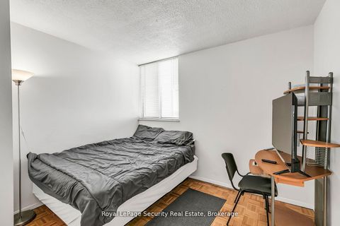 Photo 17 at 2413 - 10 Martha Eaton Way, Amesbury, Toronto