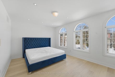 Photo 32 at 19 Risebrough Avenue, Willowdale East, Toronto